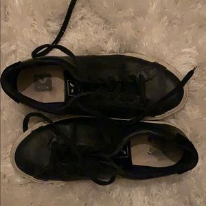 Pre loved VEJA Esplanade Sneaker size 9